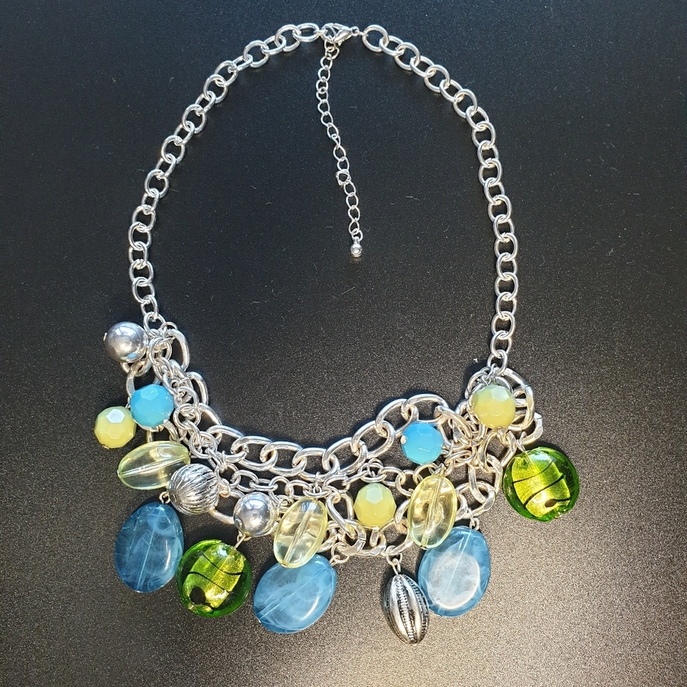 Beautiful silver tone necklace